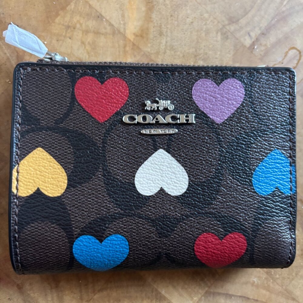 Coach Bi-fold Wallet in Heart Print